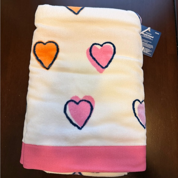 Roller Rabbit x Target Heart Beach Towel - Picture 2 of 4